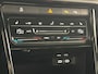 Volkswagen T-Roc 1.5 TSI R-Line DSG Automaat | IQ Light | Elektrische Achterklep | Winterpakket