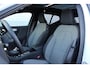 Volvo XC40 1.5 T5 Recharge Inscription | Elektrisch glazen panorama-dak | Elektrisch verstelbare voorstoelen | Bestuurdersstoel met geheugen | Voorstoelen en stuurwiel verwarmd | Premium Audio by Harman Kardon | Achteruitrijcamera | Parkeersensoren voor en achter | Pilot Assist & Adaptive Cruise Control | Rijstrooksensor met correctie | Apple Carplay & Android Auto |