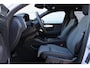 Volvo XC40 1.5 T5 Recharge Inscription | Elektrisch glazen panorama-dak | Elektrisch verstelbare voorstoelen | Bestuurdersstoel met geheugen | Voorstoelen en stuurwiel verwarmd | Premium Audio by Harman Kardon | Achteruitrijcamera | Parkeersensoren voor en achter | Pilot Assist & Adaptive Cruise Control | Rijstrooksensor met correctie | Apple Carplay & Android Auto |
