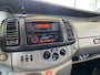 Renault Trafic 2.0 dCi T29 L2H2,NL Auto,NAP Oke,Rolstoelauto met Lift,Verhoogd Dak,Schuifdeuren L&R,StandKachel Webasto,Airco,DVD Speler,Bleutooth,Cruisecontrol,Sidebars,Achteruitrijsensoren,Unieke Rolstoel Auto, Full Options
