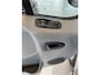 Renault Trafic 2.0 dCi T29 L2H2,NL Auto,NAP Oke,Rolstoelauto met Lift,Verhoogd Dak,Schuifdeuren L&R,StandKachel Webasto,Airco,DVD Speler,Bleutooth,Cruisecontrol,Sidebars,Achteruitrijsensoren,Unieke Rolstoel Auto, Full Options