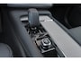 Volvo XC90 T8 Recharge AWD Core Bright - IntelliSafe Assist & Surround - Adaptieve LED koplampen - Harman/Kardon audio - Parkeercamera achter - Verwarmde voorstoelen, stuur & achterbank - Parkeersensoren voor & achter - Draadloze tel. lader - Extra getint glas - Inklapbare trekhaak - 20' LMV