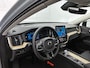 Volvo XC60 2.0 T6 Plug-in hybrid AWD Ultra Dark | Luchtvering | Trekhaak | Memory | 360-camera |