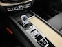Volvo XC60 2.0 T6 Plug-in hybrid AWD Ultra Dark | Luchtvering | Trekhaak | Memory | 360-camera |