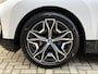 BMW iX xDrive40 Sportpakket 77kWh | SOH 98% | Sky Lounge | Trekhaak | 22 inch velgen | Driving Ass. Prof. | Harman&kardon | 360 camera | Laser LED | Head up | Stoel&stuurverwarming | Full-LED | DAB | Apple CarPlay / Android Auto | Elektrisch verstelbare stoelen en stuurkolom