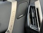 BMW iX xDrive40 Sportpakket 77kWh | SOH 98% | Sky Lounge | Trekhaak | 22 inch velgen | Driving Ass. Prof. | Harman&kardon | 360 camera | Laser LED | Head up | Stoel&stuurverwarming | Full-LED | DAB | Apple CarPlay / Android Auto | Elektrisch verstelbare stoelen en stuurkolom