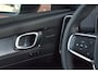 Volvo XC40 B4 211PK Plus Dark | Trekhaak | 20 inch | 360 Camera | Panoramadak