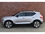 Volvo XC40 B4 211PK Plus Dark | Trekhaak | 20 inch | 360 Camera | Panoramadak