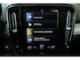 Volvo XC40 T5 AWD Intro Edition | Semi Electrische-wegklapbare trekhaak | 360° Parkeercamera | | Harman Kardon Premium Audio | Panoramadak | Lederen bekleding | Adaptieve Cruise Control | Dodehoekdetectie | Volvo on Call | Parkeerverwarming | Parkeersensoren voor + achter