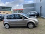 Renault Grand Modus 1.2 TCE Exception,Airco Cruisecontrol,Achteruitrijsensoren,Elektrischpakket,Leder/Stofbekleding,16 Inch Lmv