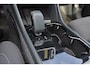 Volvo XC40 Extened Range Core 82 kWh - IntelliSafe Assist & Surround - Parkeercamera achter - Verwarmde voorstoelen, stuur & achterbank - Parkeersensoren voor & achter - Draadloze tel. lader - Warmtepomp - Extra getint glas - Inklapbare trekhaak - 19' LMV
