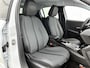 Peugeot 208 Allure Hybrid 110pk Automaat | Lage kilometerstand! | Navigatie | Climate Control | Cruise Control | Parkeersensoren v+a | Armsteun | Digitaal instrumentenpaneel | Draadloze Apple Carplay / Android Auto | DAB+ radio | Led koplampen | Donker getint glas | 16" lichtmetalen velgen |