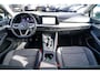 Volkswagen Golf 1.5 TSI Sport | R-line Difuser | Sport uitlaat met kleppensysteem | Navigatie | Lane Assist | Apple Carplay |