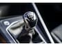 Volkswagen Golf 1.5 TSI Sport | R-line Difuser | Sport uitlaat met kleppensysteem | Navigatie | Lane Assist | Apple Carplay |