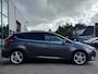 Ford Focus 1.0 Titanium Edition 125PK NIEUWE DISTRIBUTIERIEM!! Cruise Navi Stoelverwarming Verwarmde Voorruit Parkeersensoren Achter 17'' Velgen Climate *Sportief*