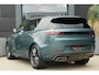 Land Rover Range Rover Sport 3.0 P440e Dynamic HSE | PHEV | PANO | Meridian | 360 | HUD | Land Rover Range Rover Sport P440e Dynamic HSE 441 PK Plug-in Hybrid met 3.0 zescilinder benzinemotor en 8-traps automatische transmissie, voorzien van een luxe lederen interieur, elektrisch