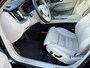 Volvo XC60 2.0 B4 Business Pro | Panoramadak | Lederen Bekleding | Achteruitrijcamera | Parkeersensoren | Keyless Entry | Elektrische Achterklep | Stoelverwarming | Cruise Control Adaptief | BLIS | Navigatie | Apple Carplay | Android Auto