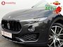 Maserati Levante 3.0 V6 SQ4 AWD GranLusso "Verde Ossido" Panoramadak NL auto! | Harman/Kardon | Soft Close | Achteruitrijcamera | Elek. Stoelen