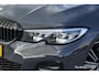 BMW 3-Serie Touring 320d 190Pk Aut. | High Executive | M-sport | 360° Camera | Trekhaak | 18'' | Dravit Grau