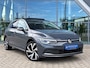 Volkswagen Golf 2.0 TDI R-Line 150pk Panoramadak / Trekhaak / Massage Stoelen