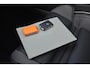 Volvo V60 T8 Plug-in hybrid AWD Ultra Dark | Panoramadak | Trekhaak | 360 graden camera | Head-up display | Verwarmbare voorstoelen, achterbank en stuurwiel | Premium audio by Harman Kardon | Apple carplay/Android auto