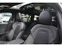 Volvo V60 T8 Plug-in hybrid AWD Ultra Dark | Panoramadak | Trekhaak | 360 graden camera | Head-up display | Verwarmbare voorstoelen, achterbank en stuurwiel | Premium audio by Harman Kardon | Apple carplay/Android auto
