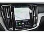 Volvo V60 T8 Plug-in hybrid AWD Ultra Dark | Panoramadak | Trekhaak | 360 graden camera | Head-up display | Verwarmbare voorstoelen, achterbank en stuurwiel | Premium audio by Harman Kardon | Apple carplay/Android auto