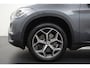 BMW X1 sDrive20i Orange Edition 192PK Panorama dak | Leder | HUD | Stoelverwarming