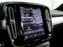 Volvo XC40 B4 Plus Dark | Panoramadak | 360° camera | Harman Kardon | Stoel- en stuurverwarming | Trekhaak