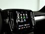 Volvo XC40 B4 Plus Dark | Panoramadak | 360° camera | Harman Kardon | Stoel- en stuurverwarming | Trekhaak