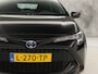 Toyota Corolla 1.8 Hybrid Sport Automaat (APPLE CARPLAY, 1e EIGENAAR, CAMERA, ADAPTIVE CRUISE, SPORTSTOELEN, LED KOPLAMPEN, LANE ASSIST, NIEUWSTAAT)