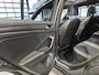 Volkswagen T-Roc 1.5 TSI Sport Business R Panorama | Camera | LED | Trekhaak | Zeer nette auto