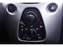 Citroën C1 1.2 PureTech Shine airco bleutooth stuurbediening stoelverwarming 4-seizoen-banden cruise-controle spiegels electrisch verstelbaar cv met sleutel