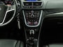 Opel Mokka 1.4 T Cosmo Sport 140Pk (SCHUIFDAK, NAVIGATIE, CLIMATE, STUUR/STOELVERWARMING, SPORTSTOELEN, GETINT GLAS, CAMERA, NIEUWSTAAT)