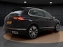 Volkswagen Tiguan 1.5 TSI R-Line | Pano Dak | Trekhaak | Camera | Side Assist | ACC | Elek. Achterklep | Stuur-/Stoelverwarming | Matrix LED | 20'' |