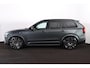 Volvo XC90 T8 Recharge AWD Ultra Dark Exec. Ed. - Luchtvering - Panorama/schuifdak - IntelliSafe Assist & Surround - 360º Camera - Bowers & Wilkins audio - Adaptieve LED koplampen - Verwarmde voorstoelen, stuur & achterbank - Parkeersensoren voor & achter - Elektr. bedienb. voorstoelen met geheugen - Geventileerde voorstoelen - Head up display - Draadloze tel. lader - Extra getint glas - 22' LMV