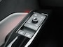 Volkswagen ID.3 Pro 58 kWh | APPLE CARPLAY | ANDROID AUTO | STOELVERWARMING | STUURWIELVERWARMING | SFEERVERLICHTING | ADAPTIVE CRUISE CONTROL | DAB RADIO | NAVIGATIE | PARKEERSENSOREN | GETINTE RUITEN | LED VERLICHTING |