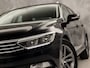 Volkswagen Passat Variant 1.4 TSI Sport (NAVIGATIE, CLIMATE, BRUIN LEDER, KEYLESS, PARKEERSENSOREN, SPORTSTOELEN, CRUISE, NIEUWE APK, NIEUWSTAAT)