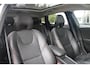 Volvo V40 Cross Country T3 Polar+ Luxury | Panoramadak | Harman Kardon Premium Sound | Parkeersensoren en Parkeercamera achter | Lederen bekleding | Standkachel | Volvo Guard alarm | Climate control | Cruise control |