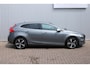 Volvo V40 T3 Automaat Polar+ Sport | Trekhaak | Panoramadak | Achteruitrijcamera | Parkeersensoren voor + achter | Keyless entry | Cruise Control | Stoelverwarming | Harman Kardon Premium Audio | Climate Control |