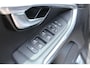 Volvo V40 T3 Automaat Polar+ Sport | Trekhaak | Panoramadak | Achteruitrijcamera | Parkeersensoren voor + achter | Keyless entry | Cruise Control | Stoelverwarming | Harman Kardon Premium Audio | Climate Control |