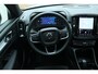 Volvo XC40 B4 Plus Black Edition | Panoramadak | Trekhaak | Verwarmbare voorstoelen, achterbank en stuurwiel | 360 graden camera | Premium audio by Harman Kardon | Apple carplay/Android auto
