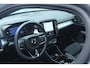 Volvo XC40 B4 Plus Black Edition | Panoramadak | Trekhaak | Verwarmbare voorstoelen, achterbank en stuurwiel | 360 graden camera | Premium audio by Harman Kardon | Apple carplay/Android auto