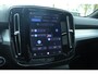 Volvo XC40 B4 Plus Black Edition | Panoramadak | Trekhaak | Verwarmbare voorstoelen, achterbank en stuurwiel | 360 graden camera | Premium audio by Harman Kardon | Apple carplay/Android auto
