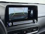 Hyundai Kona Limited 64kWh | 1ste eigenaar | ACCU 98% | LEER | Electrische stoelen | Dodehoekdetectie | AUTOMAAT
