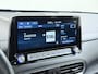 Hyundai Kona Limited 64kWh | 1ste eigenaar | ACCU 98% | LEER | Electrische stoelen | Dodehoekdetectie | AUTOMAAT