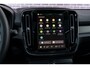 Volvo EX40 Single Motor Extended Range Ultra Europa 82 kWh Black Edition | Getint glas | Nubuck | Panoramadak | Harman/Kardon | Stoelverwarming voor + achter | Keyless | 20" Velgen |