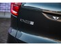 Volvo EX40 Single Motor Extended Range Ultra Europa 82 kWh Black Edition | Getint glas | Nubuck | Panoramadak | Harman/Kardon | Stoelverwarming voor + achter | Keyless | 20" Velgen |