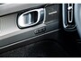 Volvo EX40 Single Motor Extended Range Ultra Europa 82 kWh Black Edition | Getint glas | Nubuck | Panoramadak | Harman/Kardon | Stoelverwarming voor + achter | Keyless | 20" Velgen |