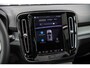 Volvo EX40 Single Motor Extended Range Ultra Black Edition | Europa | Harman Kardon audio | 20" wielen | Schuif-/kanteldak | Getint Glas | Elektrische stoelverstelling | Nubuck bekleding | Adaptive Cruise Control | Dodehoekdetectie |